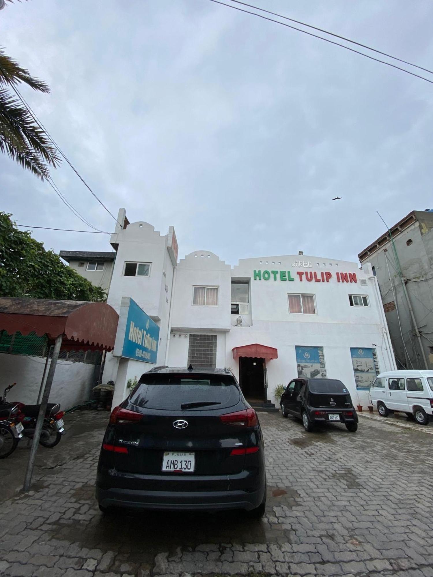 Hotel Tulip Inn, Gulberg Лахор Екстериор снимка