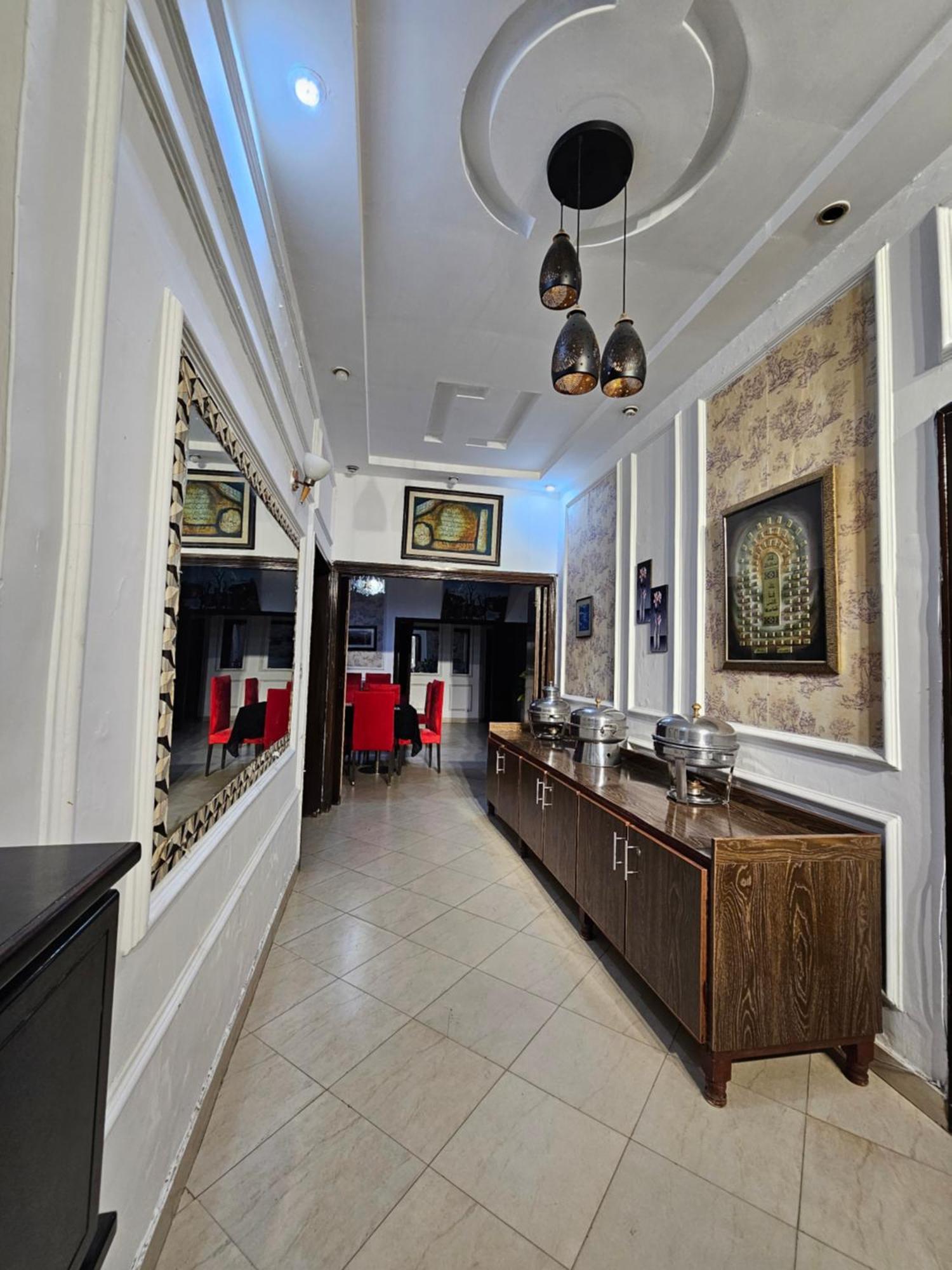 Hotel Tulip Inn, Gulberg Лахор Екстериор снимка