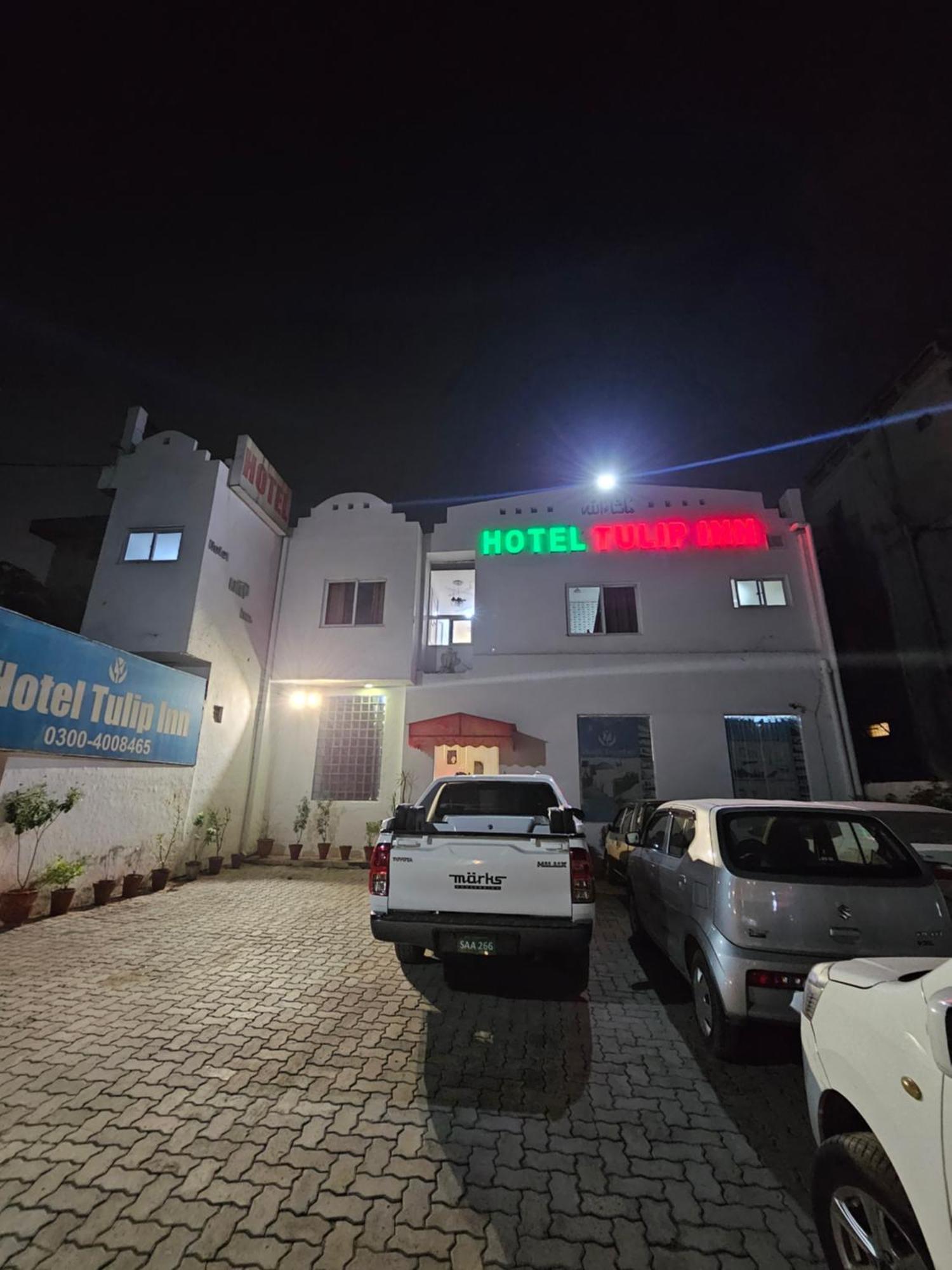 Hotel Tulip Inn, Gulberg Лахор Екстериор снимка