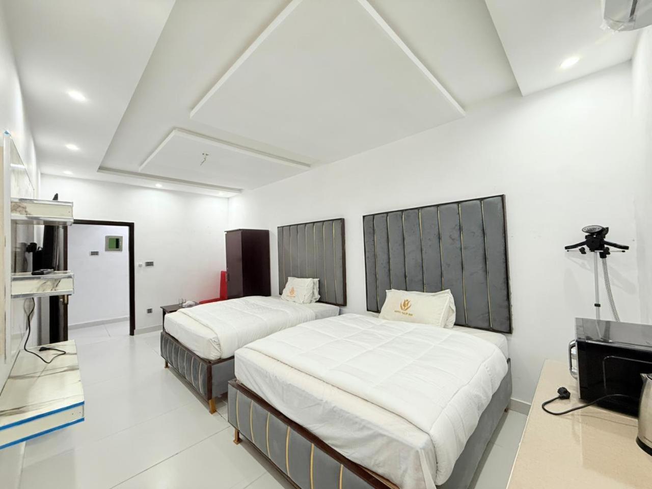 Hotel Tulip Inn, Gulberg Лахор Екстериор снимка