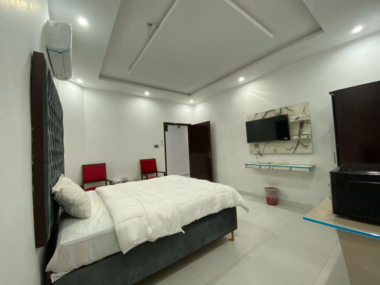 Hotel Tulip Inn, Gulberg Лахор Екстериор снимка