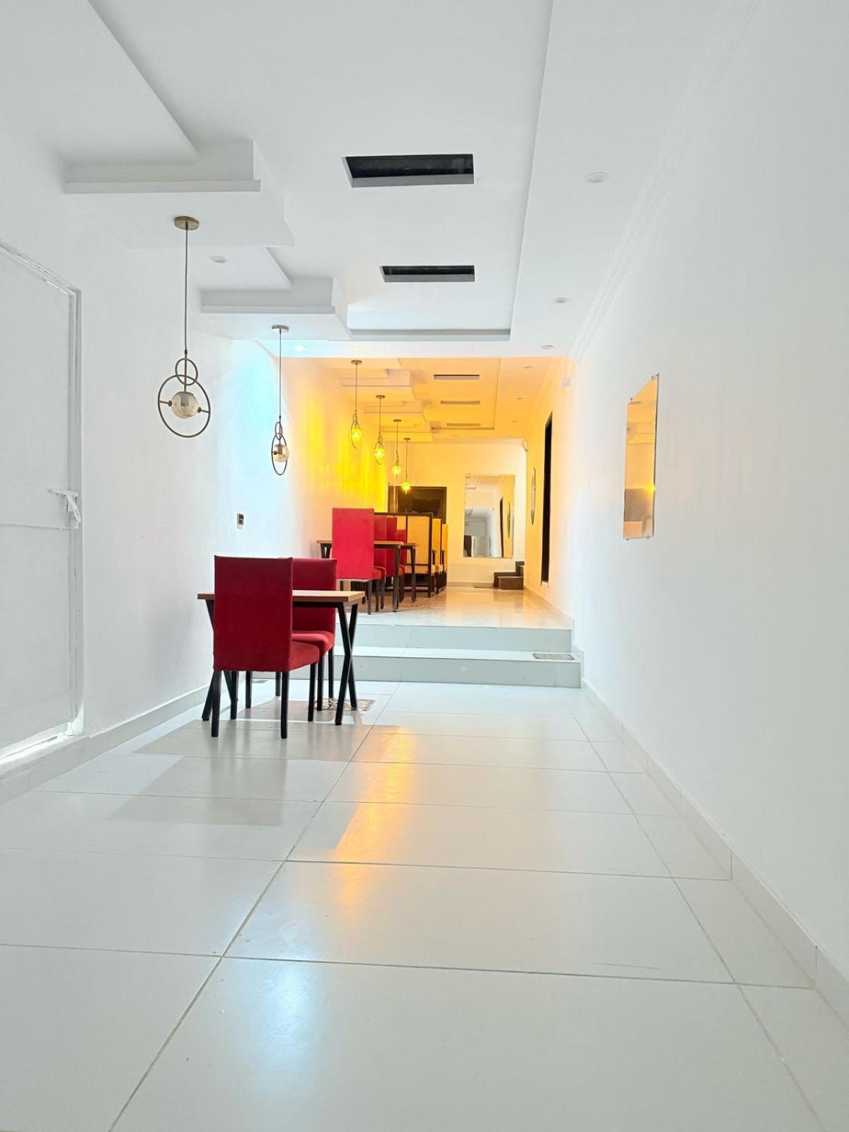 Hotel Tulip Inn, Gulberg Лахор Екстериор снимка