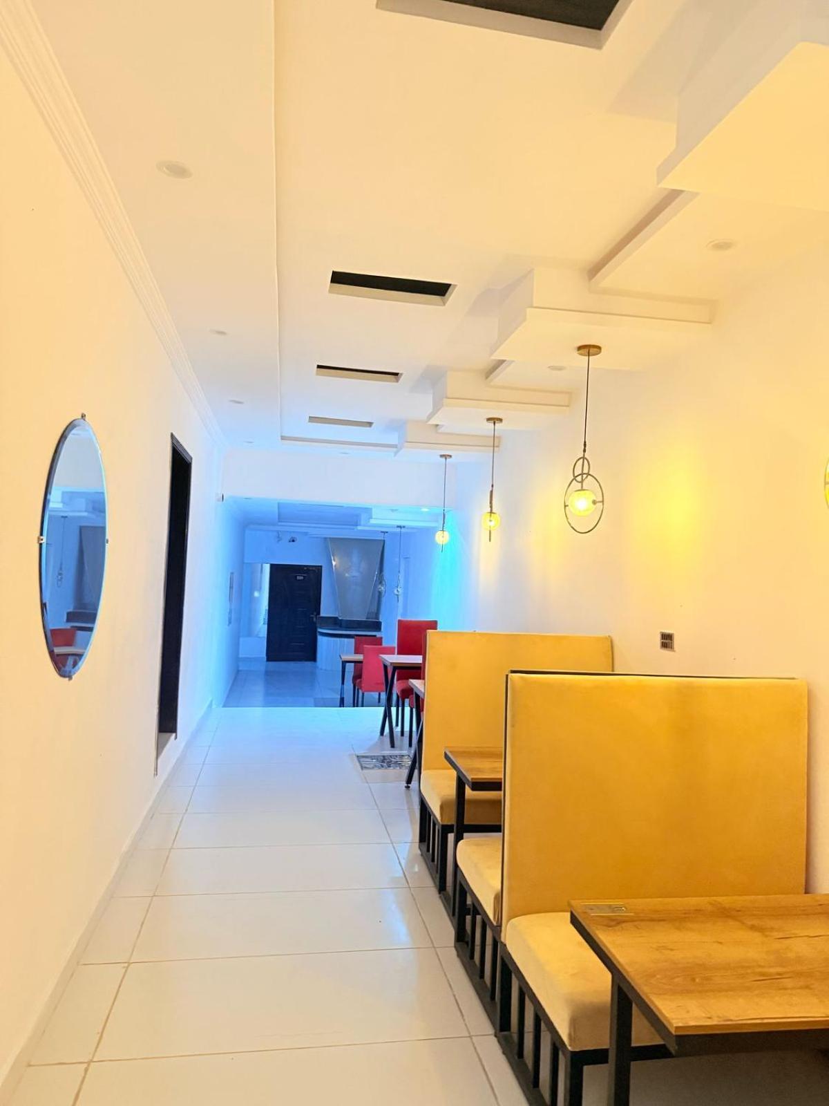 Hotel Tulip Inn, Gulberg Лахор Екстериор снимка